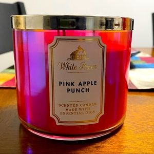 Bath & Body Works / White Barn Candle